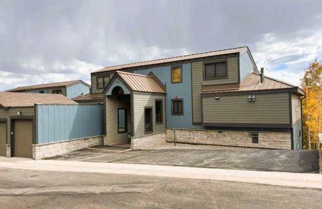 Winter Seasonal Rental- Lake Forest B104 Gallery 3