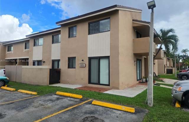 15401 SW 80th St photos photos