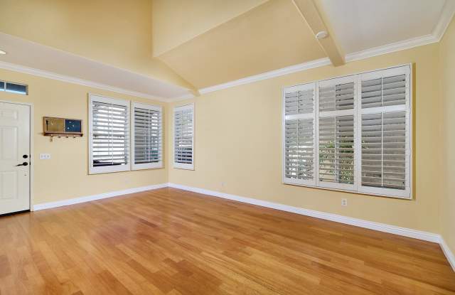 1008 Cottage Way Gallery 2