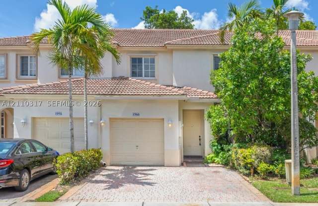 1966 NW 79th Ter Gallery 3