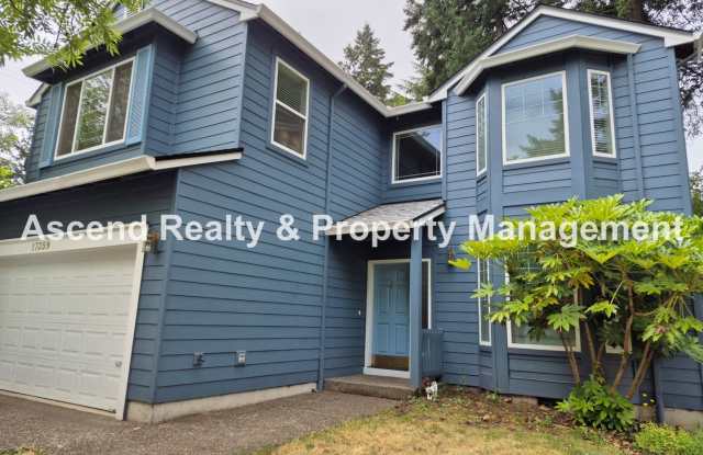 Available Now Stunning 2 Level Traditional Close to Bridgeport  I5 New Paint  Updated Kitchen Low Maintenance Yard photos photos