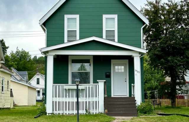 AVAILABLE MAY 2026 - 3 BED 1.5 BATH photos photos