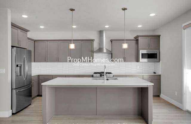 Modern Luxury in Cooper Mountain – 4BR, Bonus Room  Outdoor Fireplace! photos photos