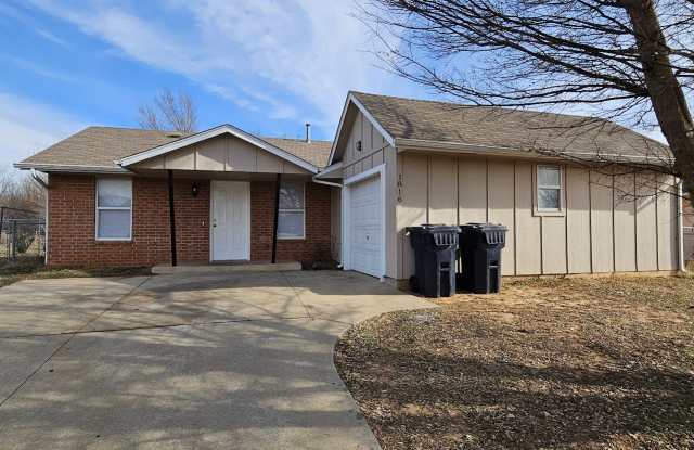 1816 N Redbud Dr photos photos