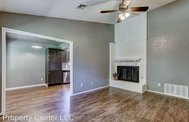 16921 Applewood Dr Gallery 4