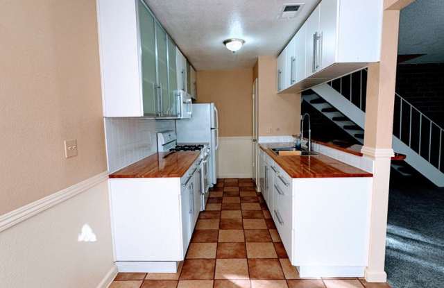 Nicely Updated Two Story Fourplex Unit in Auburn- On site Laundry Gallery 3