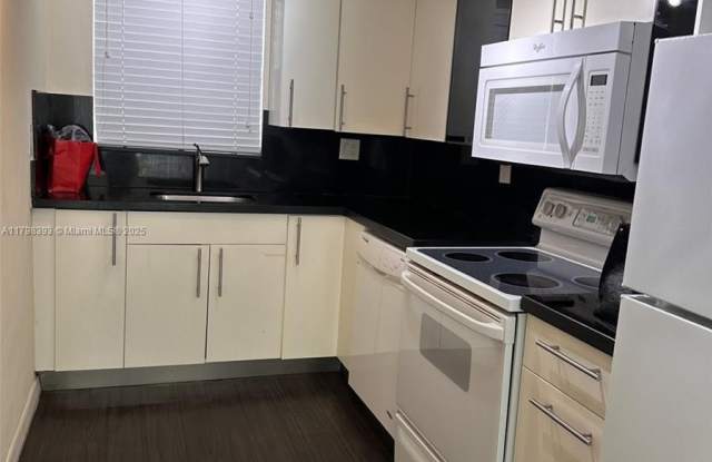 30 NW 87th Ave photos photos