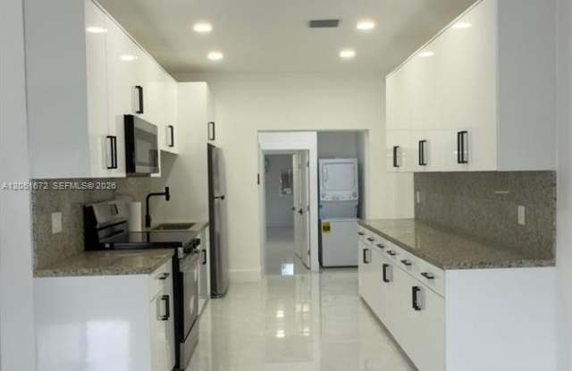 2480 Northwest 87th Terrace Gallery 1