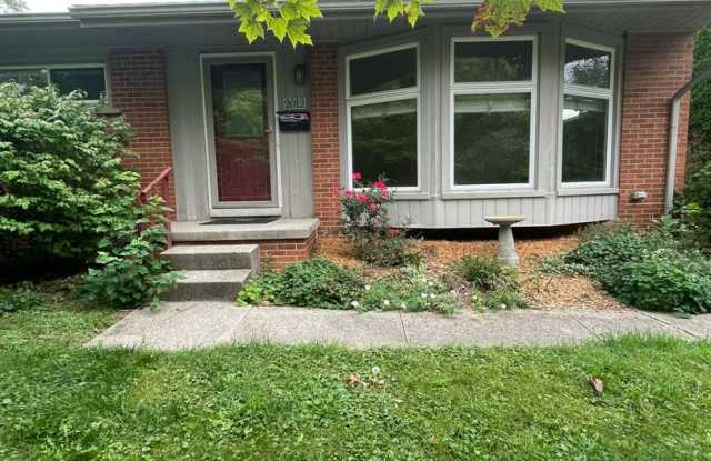 Three Bedroom Home in Dicken Neighborhood | Early Move-in Available - 2012 Weldon Boulevard, Ann Arbor, MI 48103