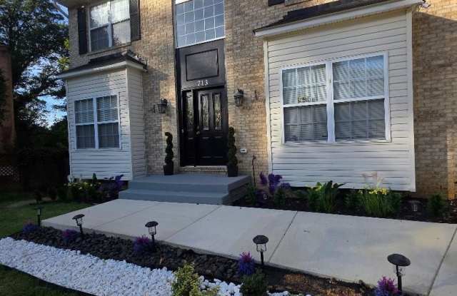 713 BONNIE MEADOW Lane Gallery 3