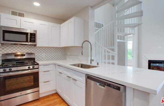 5553 W 6th St unit: 2-412 photos photos