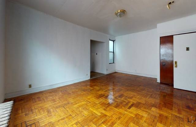 2297 Southern Boulevard Gallery 4