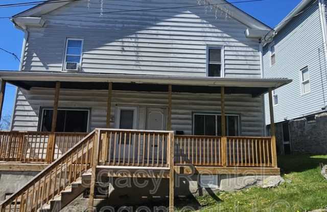 303 Gardner Street - 2 photos photos