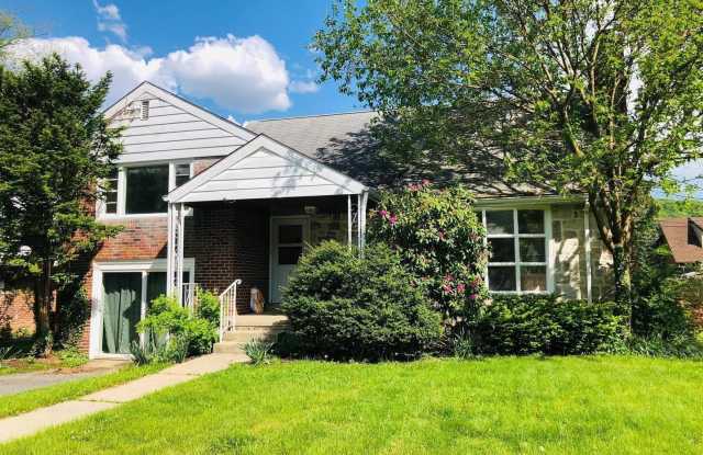 913 BRIGHTON Avenue Gallery 1