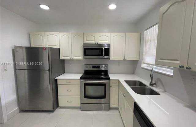 930 Benevento Ave CU-930 , Coral Gables, FL 33146 Gallery 1