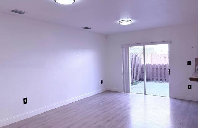 11416 Northwest 93rd Court Gallery 2