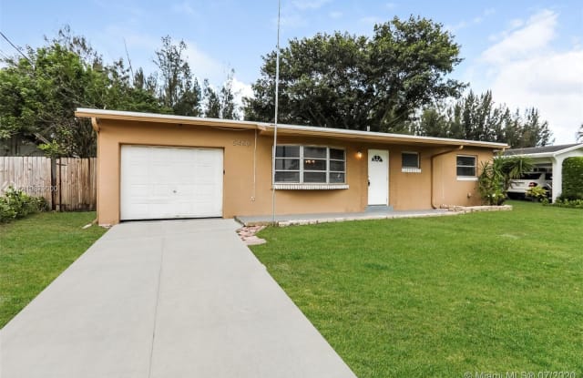 5460 SW 55th Ave - 5460 Southwest 55th Avenue, Davie, FL 33314