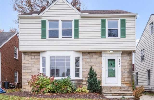 4430 Silsby Road photos photos