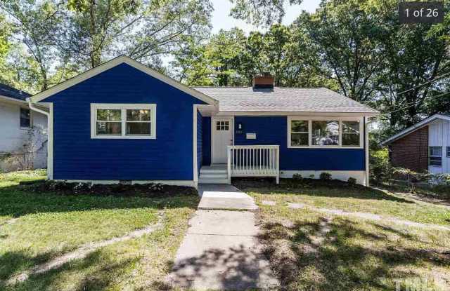 Updated 3 Bedroom Ranch with Stunning Details in Trinity Park - Fenced-in Yard, Pet Friendly! - 1010 North Duke Street, Durham, NC 27701