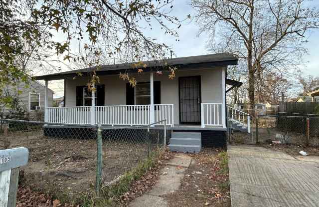 2 Beroom home in Jacksonville, AR - 195 Pike Avenue, Jacksonville, AR 72076