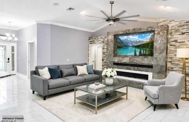 432 Willowbrook Drive Gallery 3