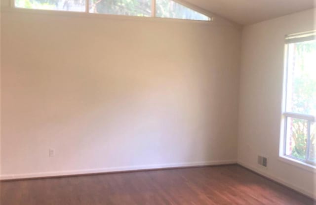 8632 CROMWELL DRIVE Gallery 4