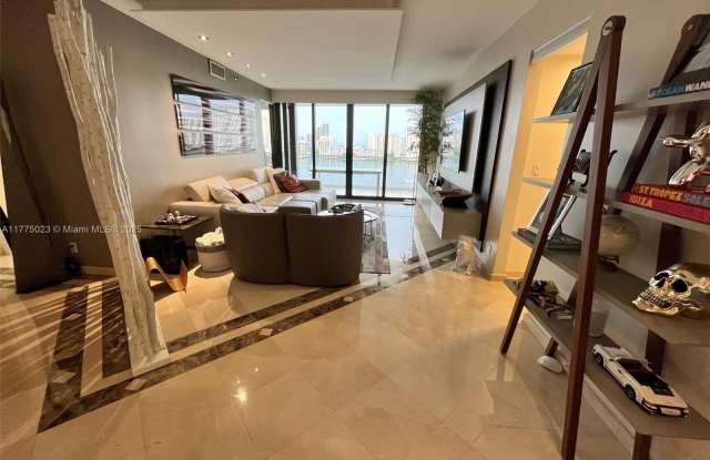2800 Island Blvd photos photos