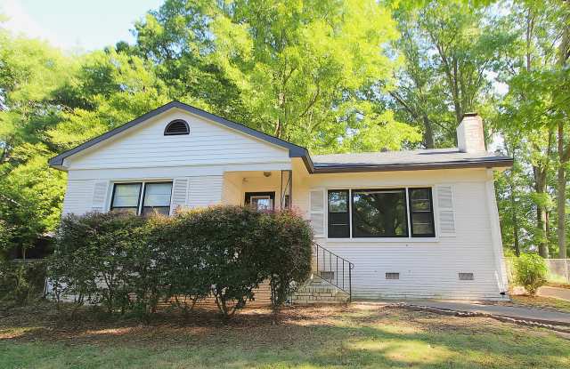 2 bedroom Ranch with Fenced in Back Yard!! photos photos