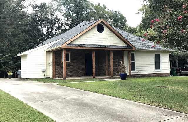 Gorgeous Three Bedroom Ranch Home! - 8820 Rittenhouse Circle, Charlotte, NC 28270