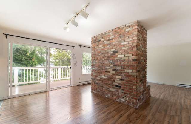 10706 Lakeside Avenue Northeast Gallery 4
