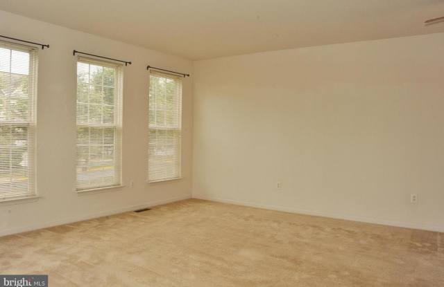 8477 SILVERDALE RD Gallery 3