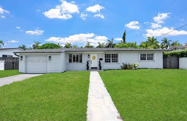 9075 SW 48th Ter Gallery 2