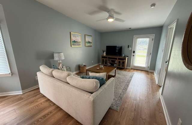 200 Lakeside Drive Gallery 3