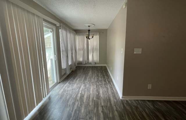 3752 Tait Terrace Gallery 3