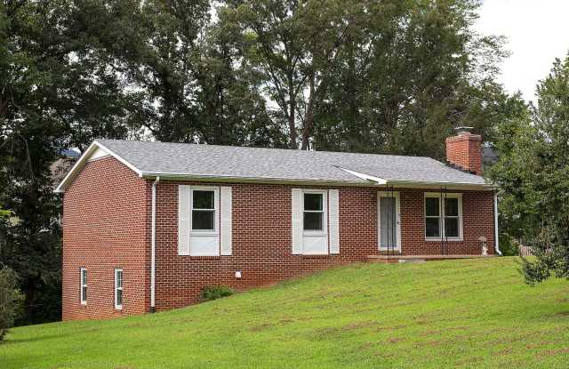 Move-in Ready One Level Home Walkable to Crozet Park photos photos