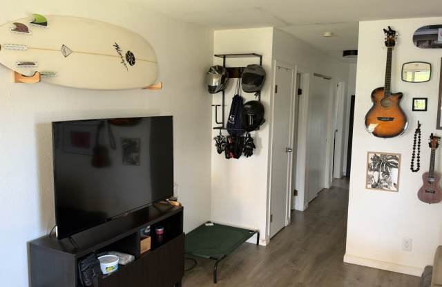 Live Across the Street from the Ocean: Modern, Efficient 3-Bedroom Home in Maili Gallery 4