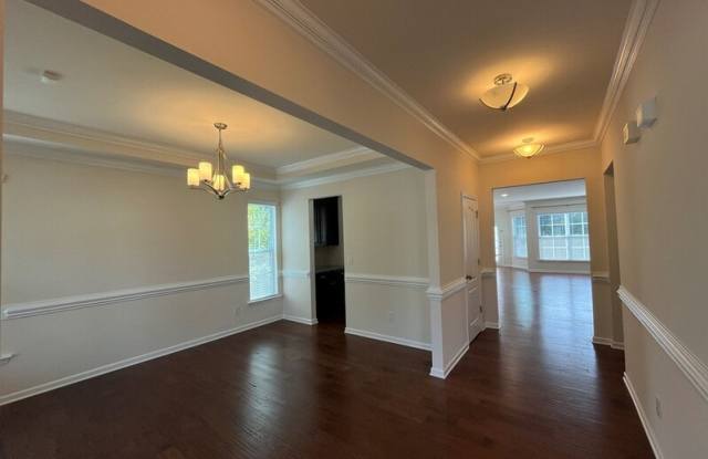 385 Hawks Creek Parkway Gallery 3