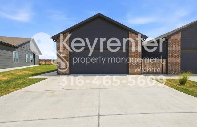 2 WEEKS FREE! Newer 4-Bedroom Townhome with 2 Bathrooms, Modern Kitchen & Attached Garage Gallery 1