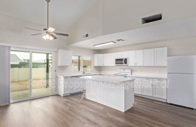 3915 W Thunderbird Rd photos photos