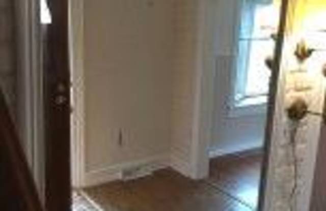 1309 BEVERLY AVENUE Gallery 3