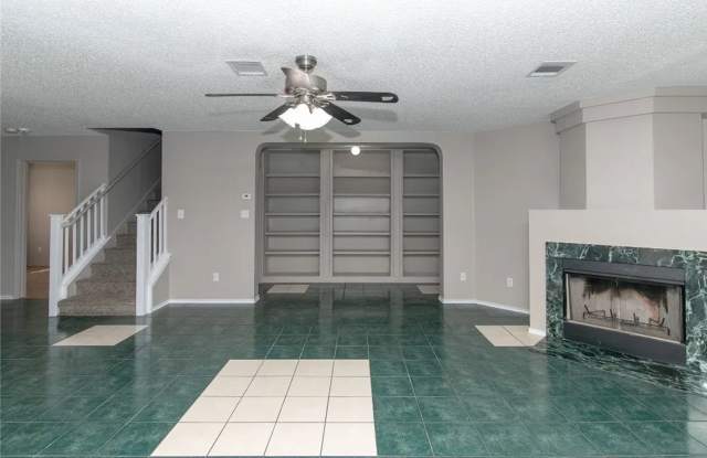 Room in 5 Bedroom Home at Heyerdahl Dr Gallery 3