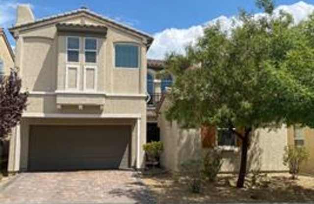 Lovely home with bedroom downstairs. photos photos