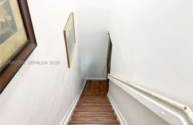 759 NW 70th St Gallery 3