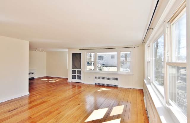33 River Street Gallery 4