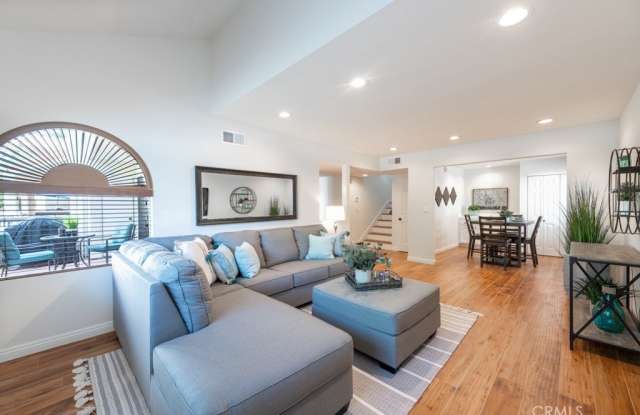 21620 Burbank Boulevard photos photos