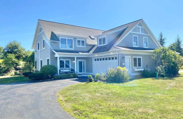 Furnished Townhouse in South Burlington – Available Oct 1, Utilities Included - 120 Fairway Drive, South Burlington, VT 05403