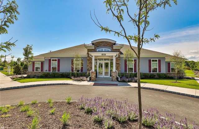 100 Aviv Street photos photos