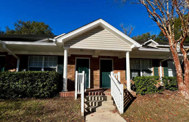 Gorgeous 3 BD 3 BA Townhome Located in Chase's Run! photos photos