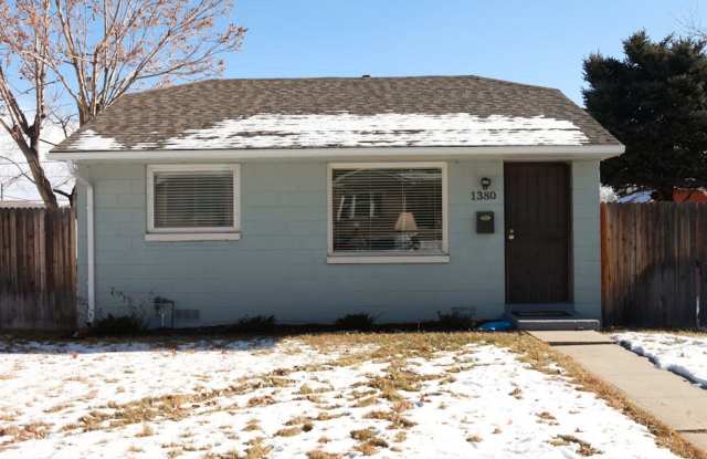 Spacious 2 bedroom with large den in the heart of Villa Park! photos photos