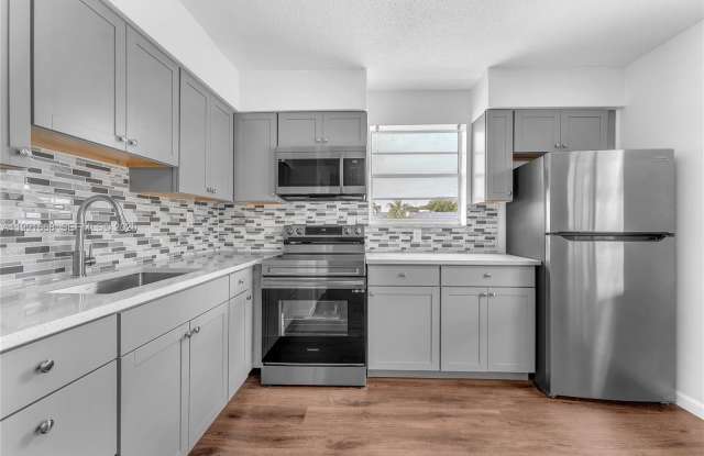 3750 SW 59th Ave photos photos